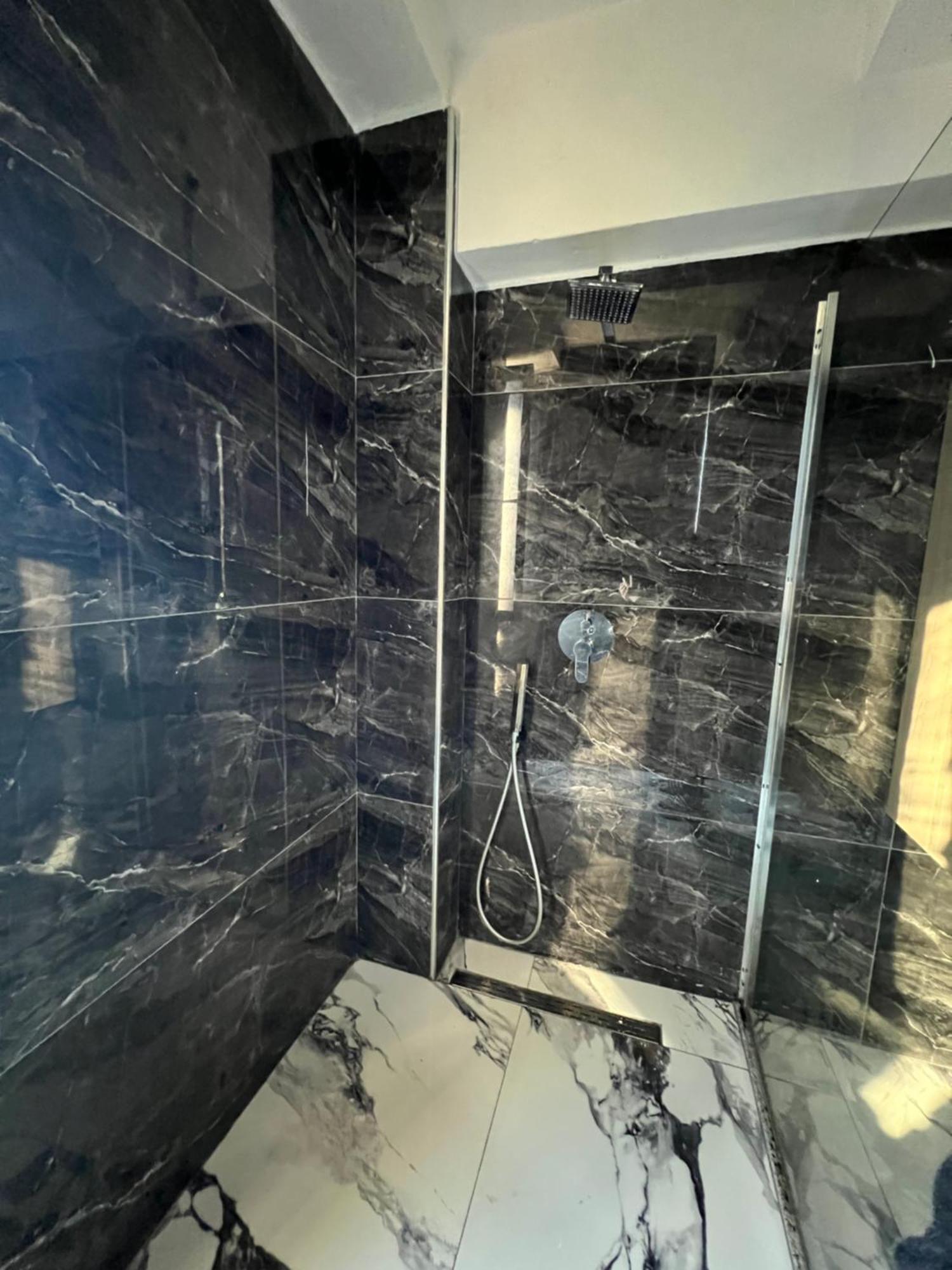 Piazza City Center Apartment Tirana Bagian luar foto