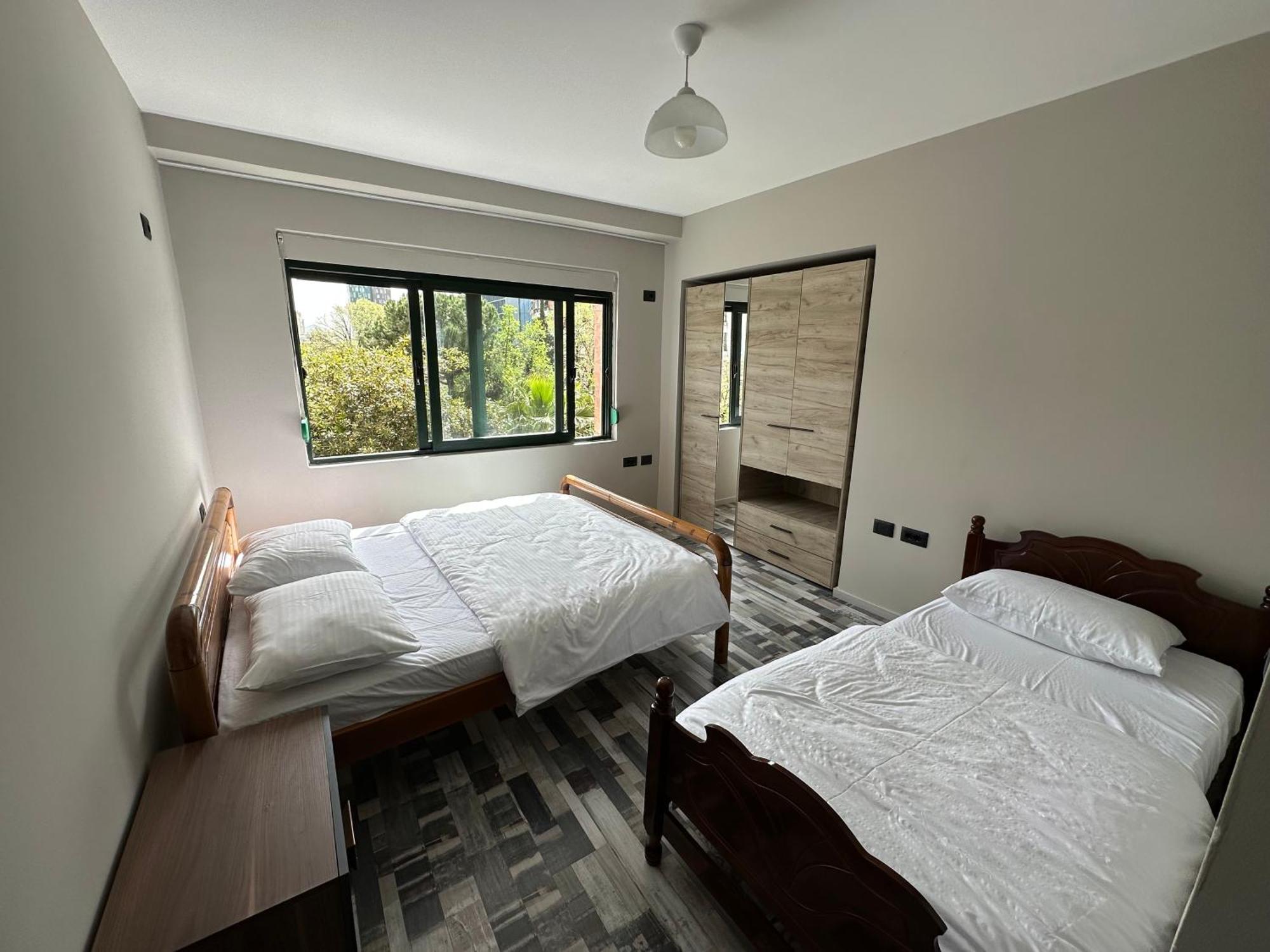Piazza City Center Apartment Tirana Bagian luar foto