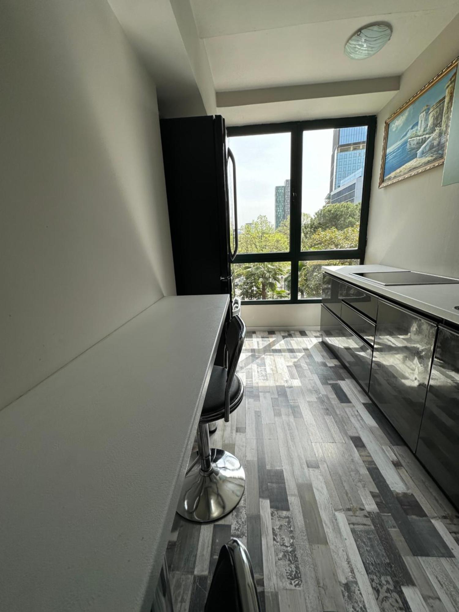 Piazza City Center Apartment Tirana Bagian luar foto